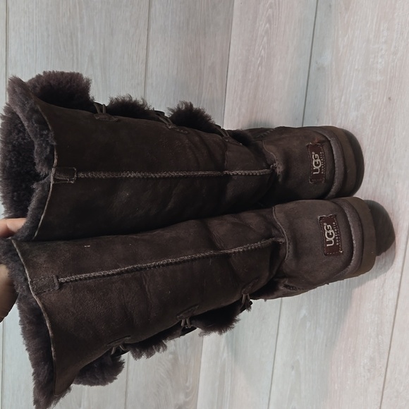 Ugg Australia Women Tall 1873 Leather Triple button Insulated boots shoes 10 - Picture 6 of 15